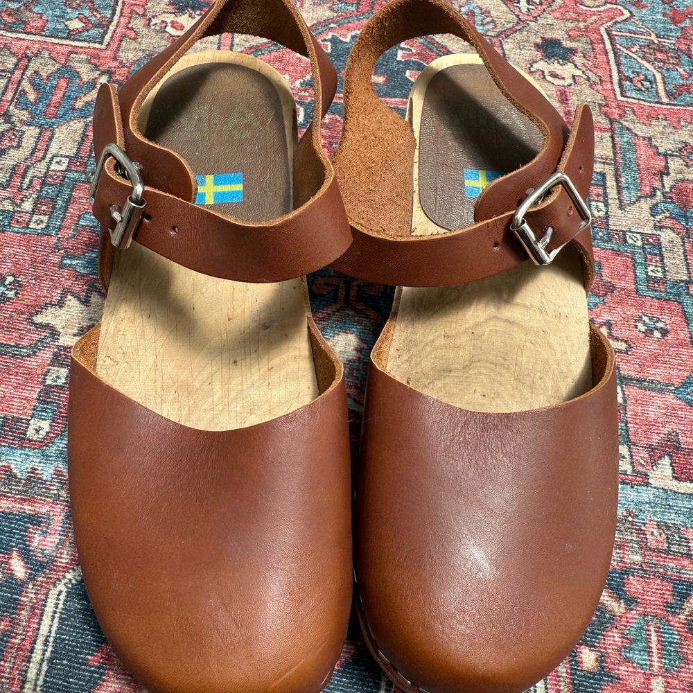 MIA Free People Women’s Brown Leather Clogs